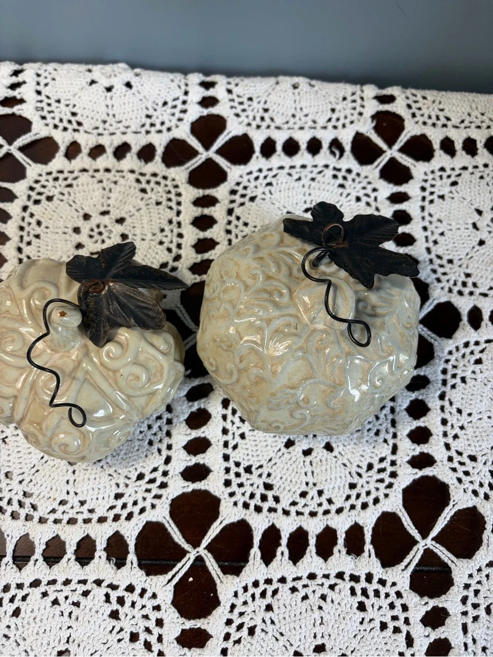 Vintage Neutral Cream Ceramic Pumpkin Décor Set with Decorative Scrolls
